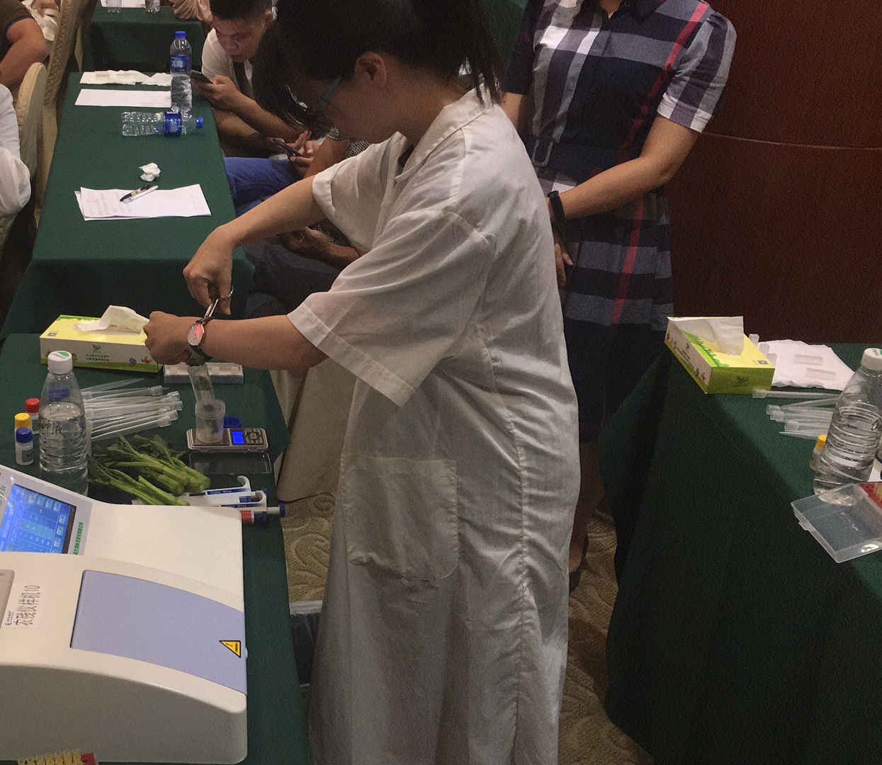 番禺區(qū)農(nóng)產(chǎn)品質(zhì)量安全形式分析會暨農(nóng)產(chǎn)品質(zhì)量安全法規(guī)及業(yè)務技能培訓會圓滿結(jié)束